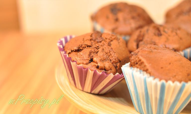 Muffinki czekoladowe z wiśniami