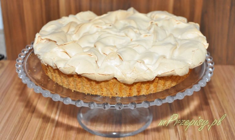Tarta z gruszkami i bezą