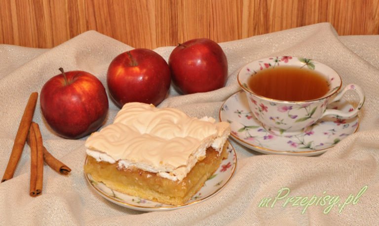 Szarlotka z bezą