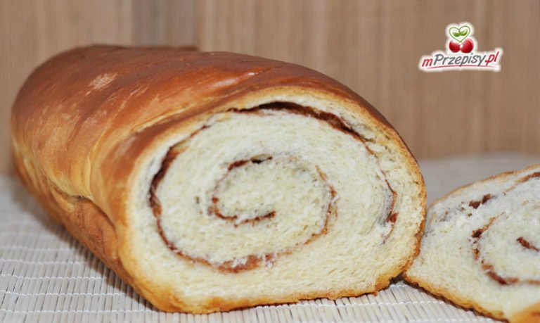 Bułka drożdżowa z cynamonem