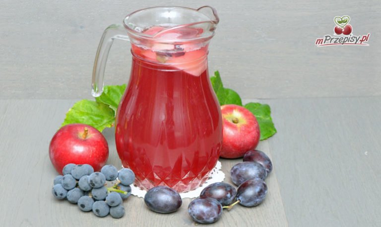 Kompot z jabłek, śliwek i winogron