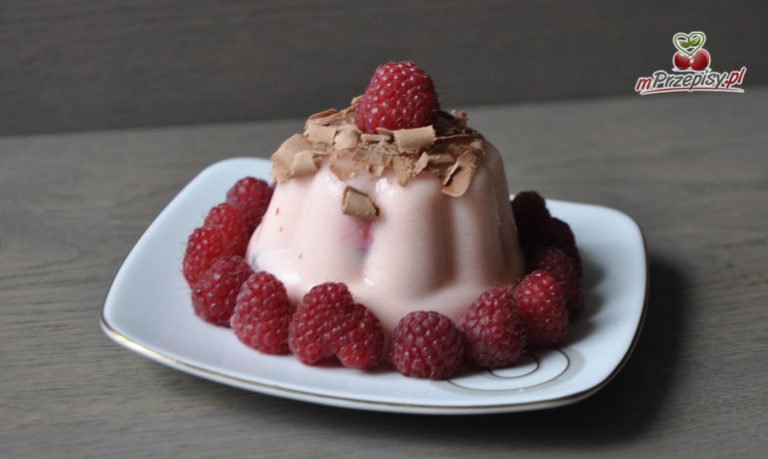 pana cotta z malinami